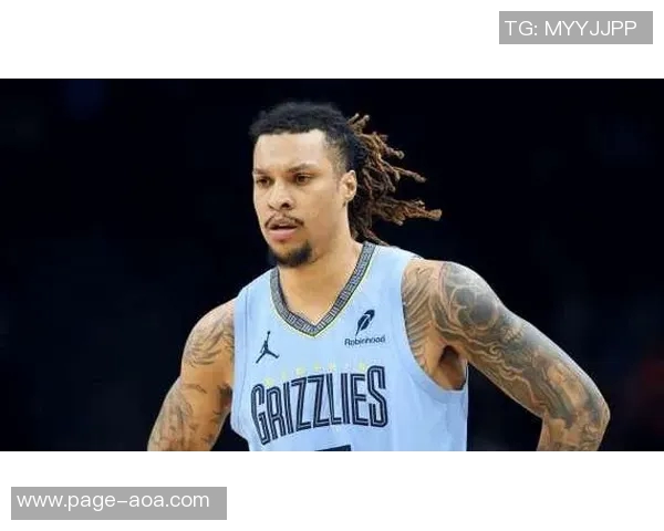 布兰登克拉克赛季首秀表现回顾6分3板1助1断5犯规引发关注 布兰登克拉克赛季首秀表现回顾6分3板1助1断5犯规引发关注